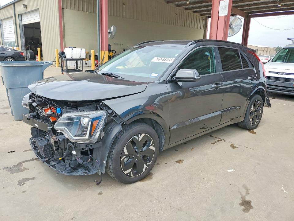 2024 Kia Niro VIN KNDCR3L11R5111567 COPART salvage auction — FRONT END, Tx - Certificate Of Title, sold $7,100 on 2026-08-03 (photo 1)