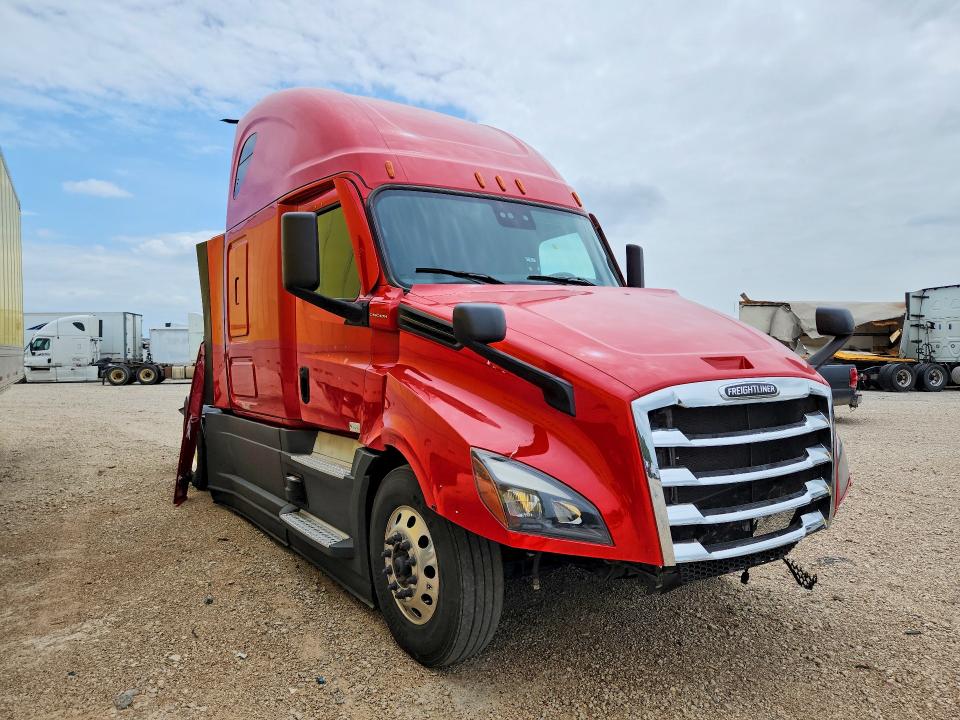 2026 Freightliner All other VIN 3AKJHHDR3TSWJ4917 COPART salvage auction — FRONT END, ST, sold $36,750 on 2026-08-27 (photo 4)