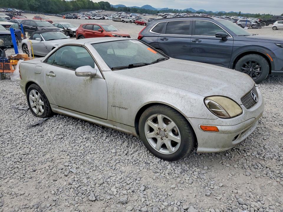 2001 Merz Slk-class VIN WDBKK49F31F222272 COPART salvage auction — MINOR DENT/SCRATCHES, TN - CERTIFICATE OF TITLE, sold $175 on 2026-07-23 (photo 4)