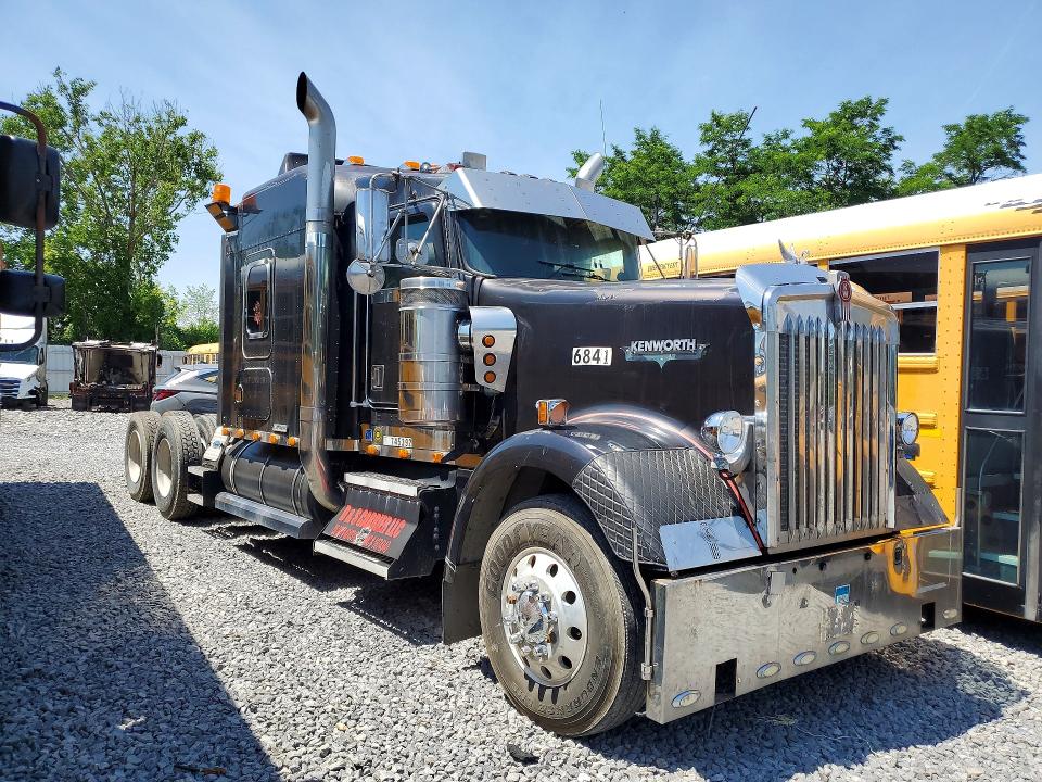 1997 Kenworth All other VIN 1XKWD29X7VJ745392 COPART salvage auction — REAR END, AZ - CERT OF TITLE - SALVAGE, sold $2,000 on 2026-07-30 (photo 4)