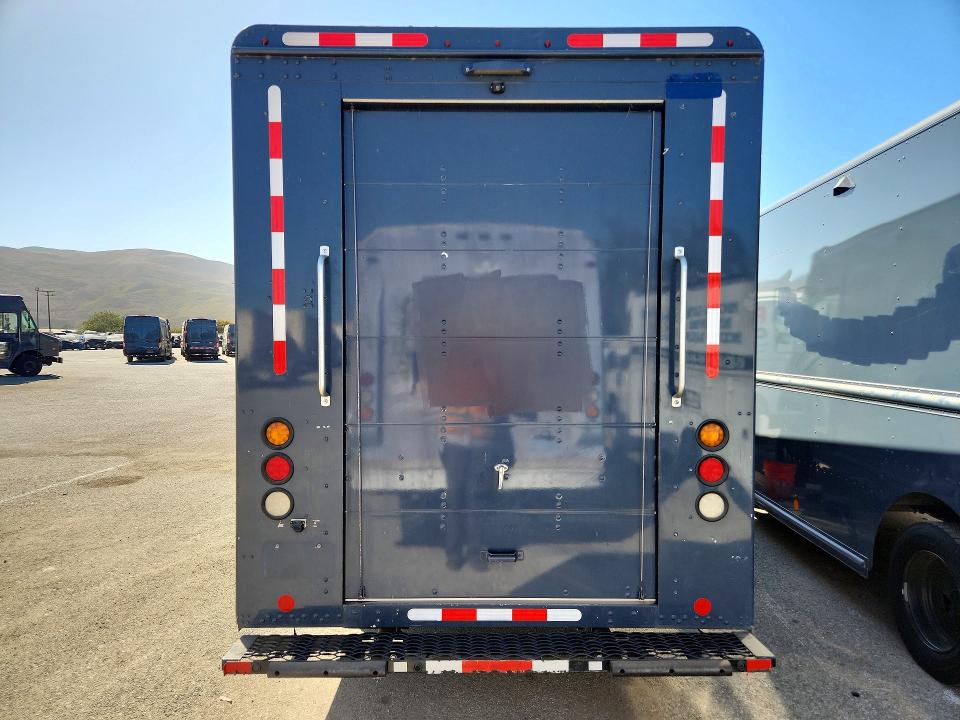 2021 Freightliner All other VIN 4UZAC2GA2MCMM9749 COPART salvage auction — MINOR DENT/SCRATCHES, CA - DIS/DLR/EXP ONLY CLEAN TITLE, sold $550 on 2026-07-28 (photo 6)