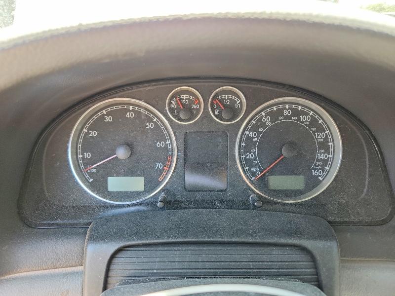 2004 Volkswagen Passat VIN WVWPD63B84P197211 COPART salvage auction — ENGINE BURN, SC, sold $70 on 2026-08-03 (photo 9)
