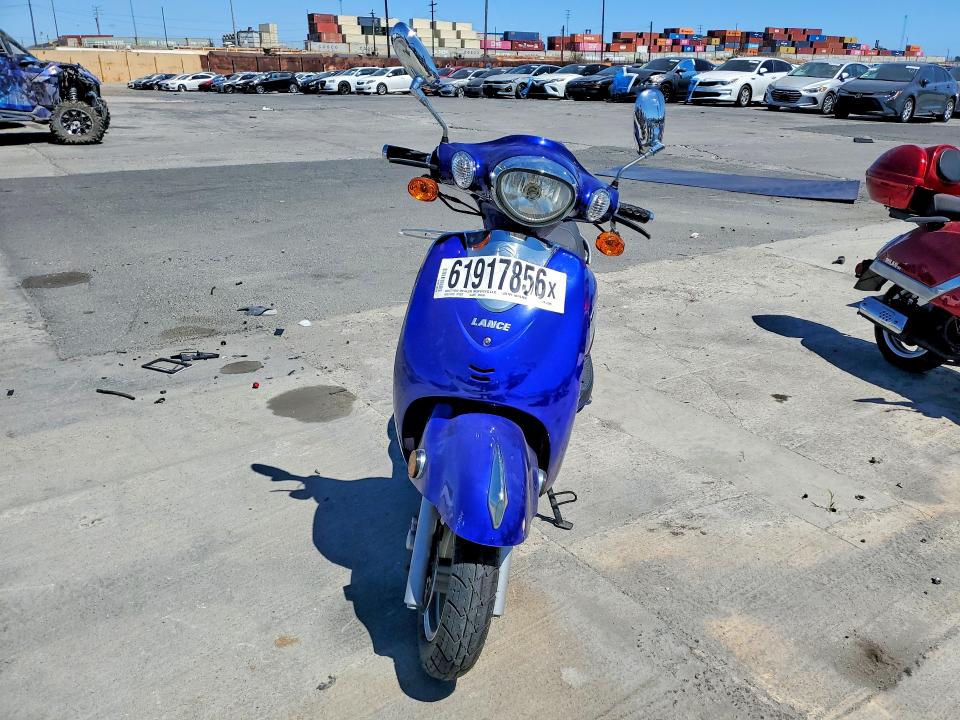 2008 Lance Scooter VIN L5YTCKPA181206991 COPART salvage auction — NORMAL WEAR, CA - DIS/DLR/EXP ONLY CLEAN TITLE, sold $175 on 2026-07-31 (photo 2)