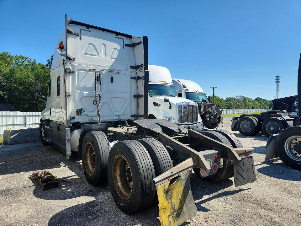 2020 Freightliner All other VIN 3AKJHHDR2LSKW8942 COPART salvage auction — MINOR DENT/SCRATCHES, FL - CERTIFICATE OF TITLE, sold $9,300 on 2026-08-25 (photo 2)