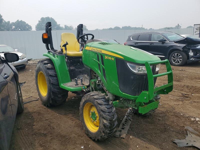 2018 John deer 3039r VIN 1LV3039RCJJ102396 — COPART salvage auction photo