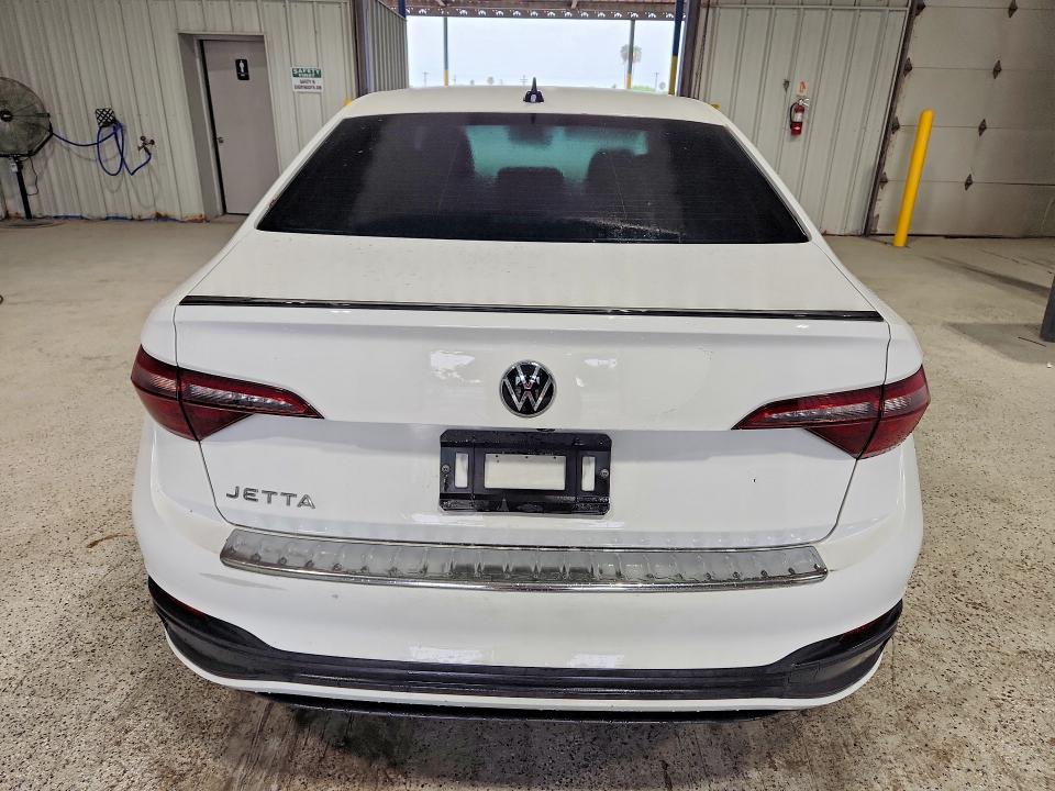2024 Volkswagen Jetta VIN 3VW5M7BU8RM095840 COPART salvage auction — NORMAL WEAR, Tx - Certificate Of Title (P), sold $13,200 on 2026-08-11 (photo 6)