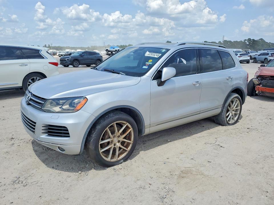 2013 Volkswagen Touareg VIN WVGEF9BP0DD004983 COPART salvage auction — MECHANICAL, TX - CERTIFICATE OF TITLE, sold $850 on 2026-08-13 (photo 1)