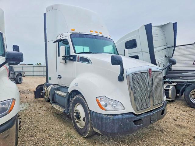 2016 Kenworth All other VIN 1XKYA48X8GJ496523 COPART salvage auction — NORMAL WEAR, CT, sold $7,100 on 2026-07-21 (photo 1)