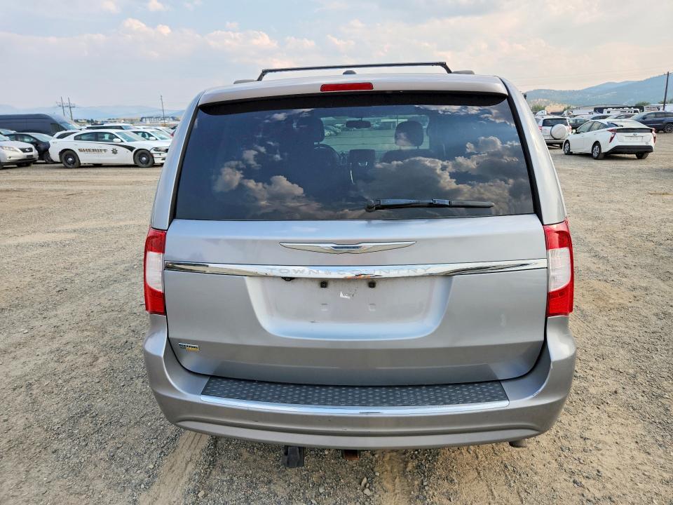 2015 Chrysler Minivan VIN 2C4RC1BG1FR636634 COPART salvage auction — NORMAL WEAR, CT, sold $625 on 2026-09-01 (photo 6)