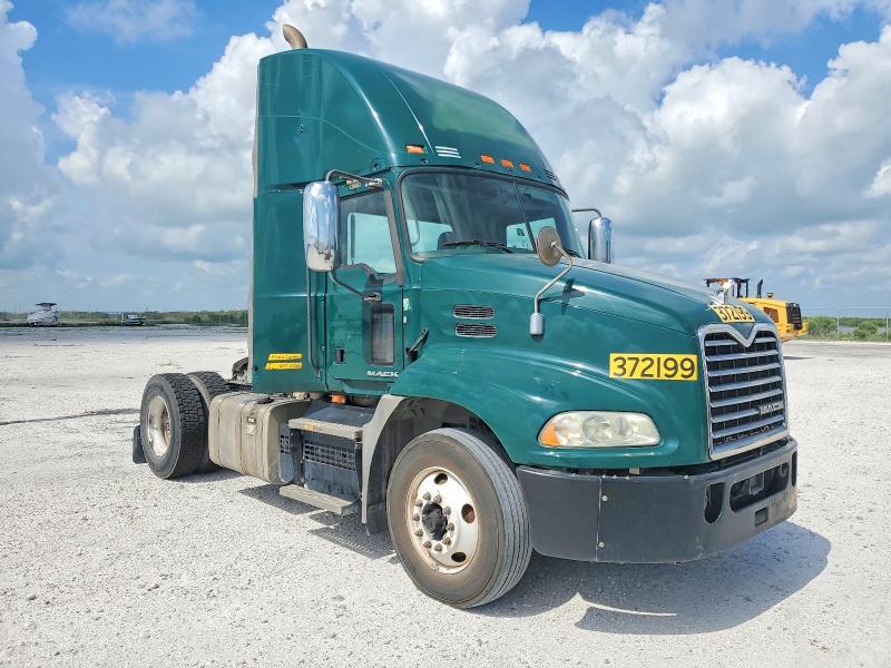 2018 Mack All other VIN 1M1AW01XXJM010530 COPART salvage auction — MINOR DENT/SCRATCHES, CT, sold $1,350 on 2026-07-28 (photo 1)