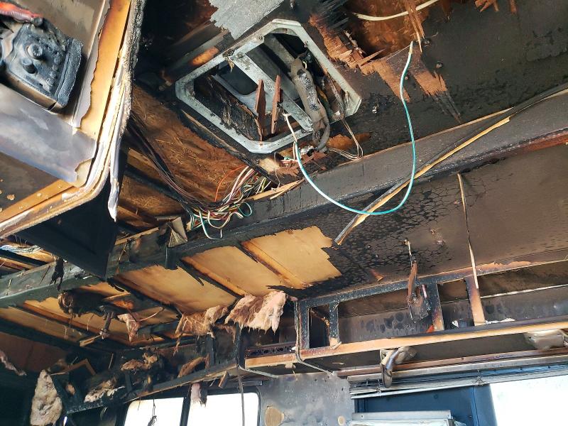 2005 Fleetwood All models VIN 1EC1D322752814015 COPART salvage auction — BURN, ST, sold $20 on 2026-07-31 (photo 7)