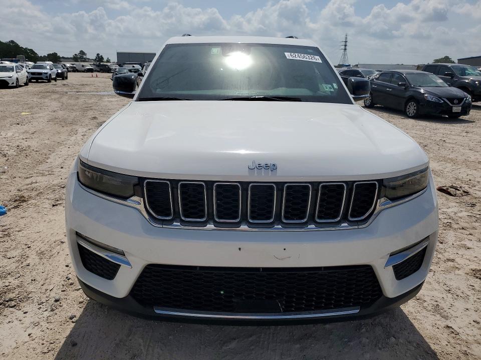 2024 Jeep Cherokee VIN 1C4RJYB64RC129276 COPART salvage auction — WATER/FLOOD, Fl - Cert Of Title-Slvg Rebld Flood, sold $9,800 on 2026-07-31 (photo 5)