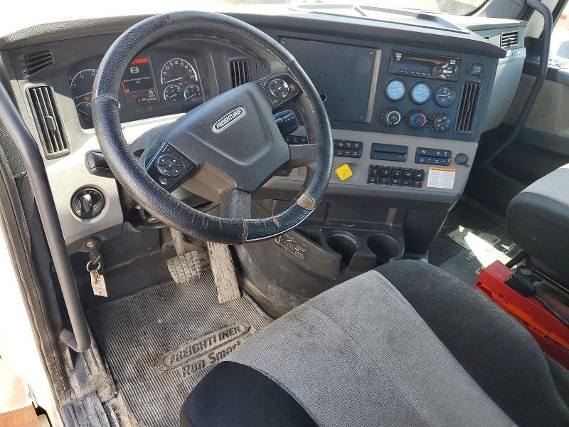2019 Freightliner All models VIN 1FUJHLDRXKLKJ2759 COPART salvage auction — NORMAL WEAR, CT, sold $9,400 on 2026-08-18 (photo 8)