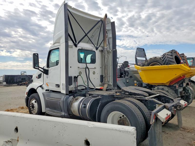 2018 Peterbilt All other VIN 1XPBA48X6JD478012 COPART salvage auction — NORMAL WEAR, IN - DIS/DLR/EXP ONLY CLEAN TITLE, sold $10,000 on 2026-07-28 (photo 3)