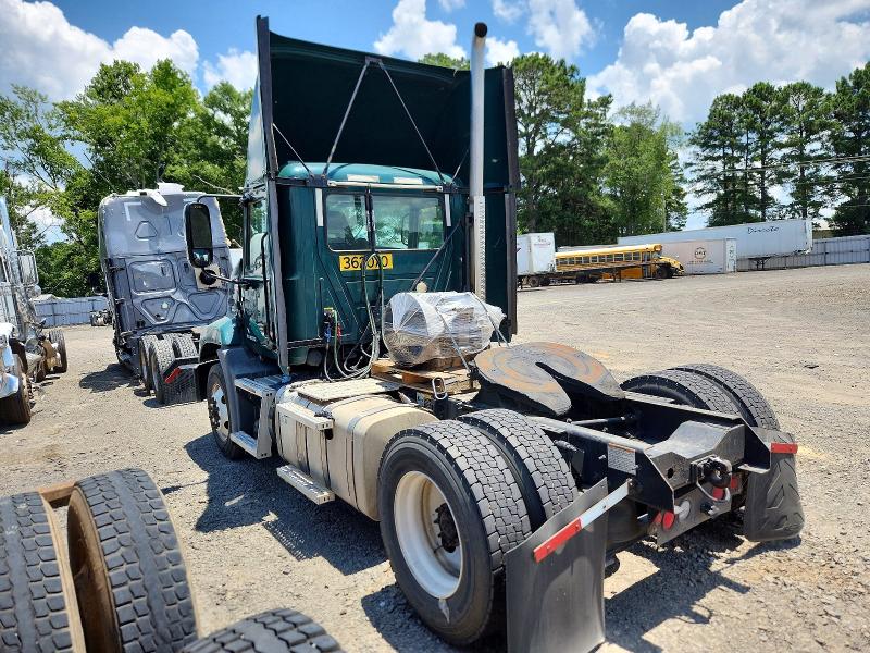 2017 Mack 600 rd600 VIN 1M1AW01X0HM009378 COPART salvage auction — STRIPPED, MS - CERTIFICATE OF TITLE (P), sold $150 on 2026-09-02 (photo 3)