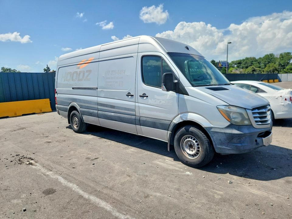2014 Freightliner Sprinter VIN WDYPE8DC4E5938987 COPART salvage auction — STRIPPED, CT, sold $10 on 2026-08-03 (photo 4)