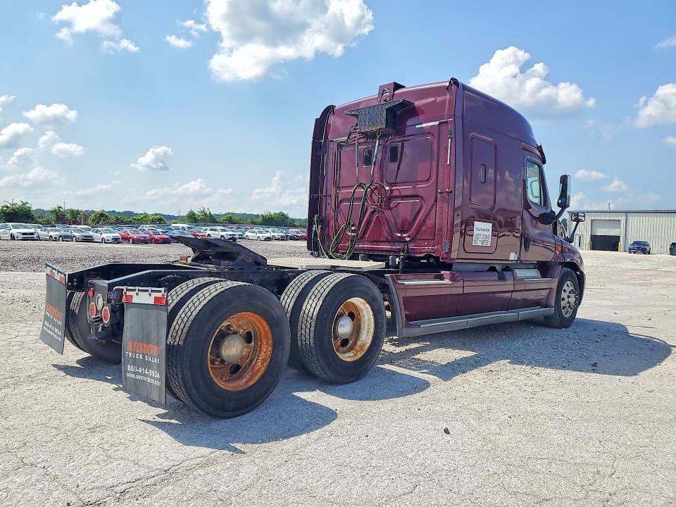 2016 Freightliner All other VIN 3AKJGLDV0GSGU6011 COPART salvage auction — MINOR DENT/SCRATCHES, CT, sold $750 on 2026-08-18 (photo 3)
