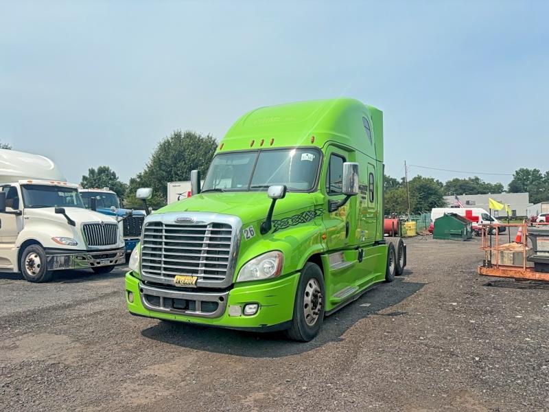 2017 Freightliner All other VIN 3AKJGLDR9HSHU4071 COPART salvage auction — MINOR DENT/SCRATCHES, Pa - Cert Of Title-Formerly Abandon (P), sold $2,000 on 2026-07-21 (photo 2)