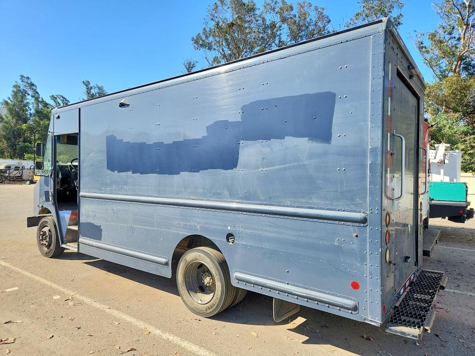 2020 Freightliner Mt45 chass VIN 4UZAC2EA1LCMK0065 COPART salvage auction — MINOR DENT/SCRATCHES, CA - DIS/DLR/EXP ONLY CLEAN TITLE, sold $175 on 2026-07-28 (photo 2)