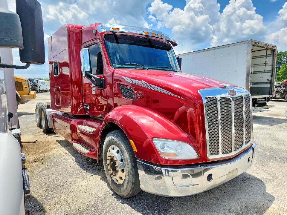 2016 Peterbilt All other VIN 1XPBDP9X2GD306575 COPART salvage auction — MINOR DENT/SCRATCHES, SC - CERTIFICATE OF TITLE (P), sold $11,100 on 2026-07-28 (photo 4)