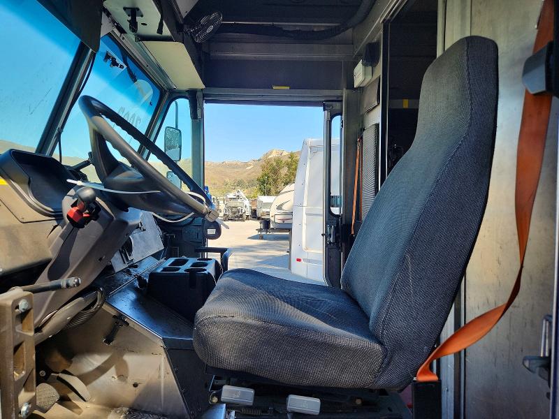 2020 Freightliner All other VIN 4UZAC2EA2LCLZ7007 COPART salvage auction — MINOR DENT/SCRATCHES, CA - CERTIFICATE OF TITLE, sold $175 on 2026-07-28 (photo 7)
