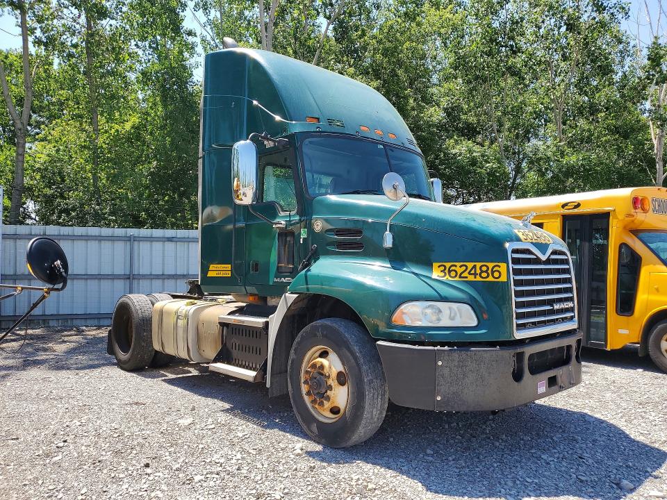 2017 Mack All other VIN 1M1AW01X3HM009794 COPART salvage auction — NORMAL WEAR, OK - CERTIFICATE OF TITLE (P), sold $975 on 2026-07-28 (photo 4)