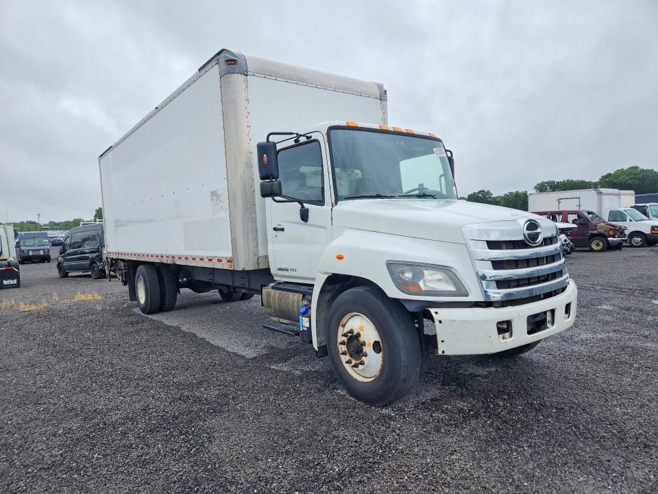 2017 Hino All other VIN 5PVNE8JV9H4S55301 COPART salvage auction — NORMAL WEAR, CT, sold $13,900 on 2026-08-17 (photo 4)