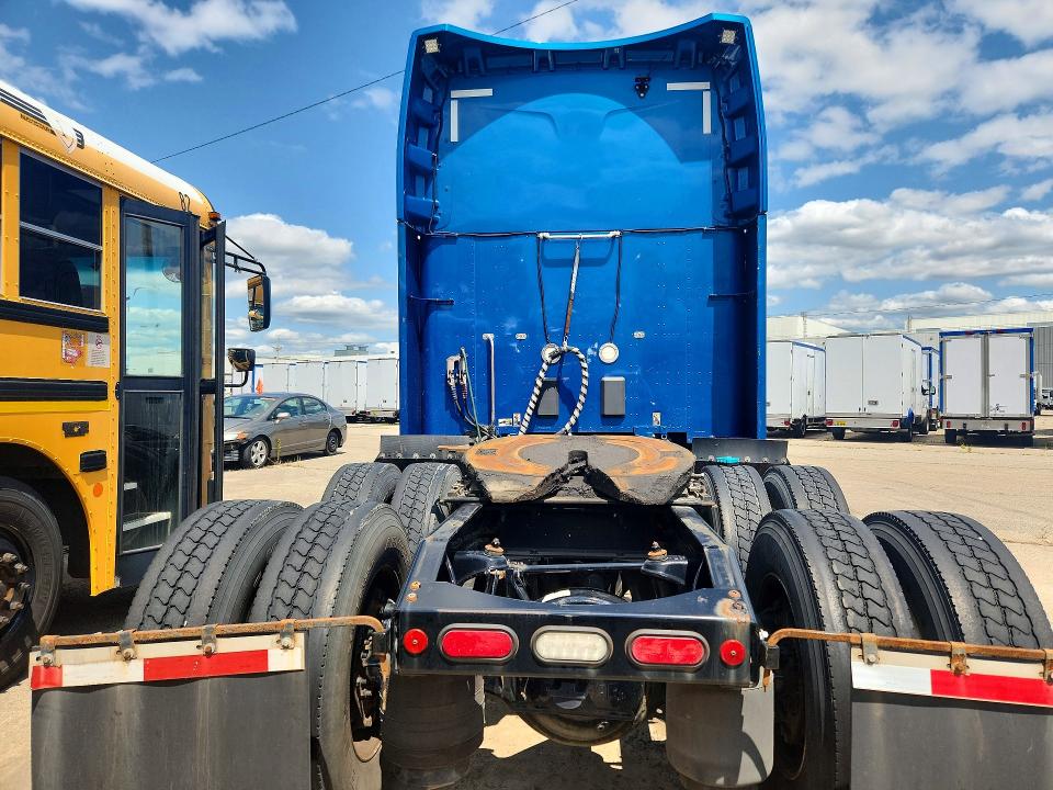 2020 Peterbilt All other VIN 1XPBD49X2LD655048 COPART salvage auction — MINOR DENT/SCRATCHES, OH - CERTIFICATE OF TITLE, sold $7,200 on 2026-07-28 (photo 6)