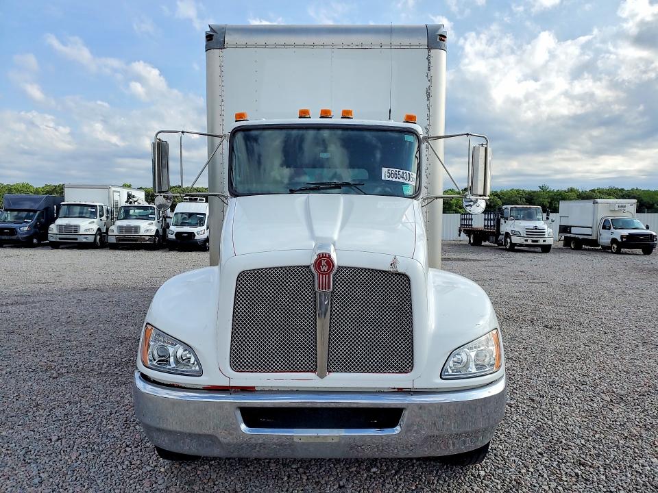 2016 Kenworth All other VIN 2NKHHM6X7GM123751 COPART salvage auction — MINOR DENT/SCRATCHES, CT, sold $8,900 on 2026-07-15 (photo 5)