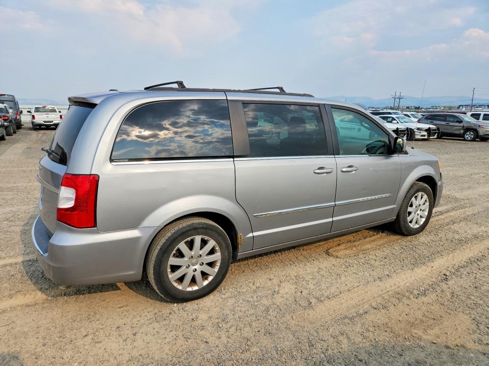 2015 Chrysler Minivan VIN 2C4RC1BG1FR636634 COPART salvage auction — NORMAL WEAR, CT, sold $625 on 2026-09-01 (photo 3)