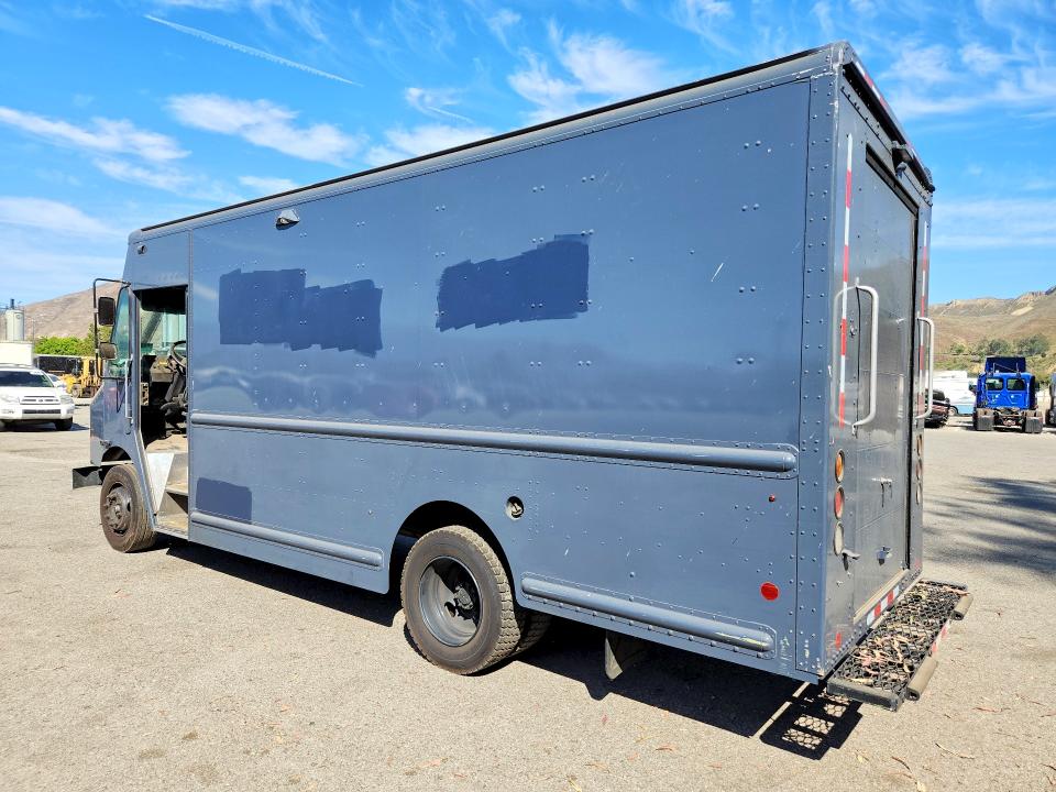 2020 Freightliner All other VIN 4UZAC2EA2LCLZ7007 COPART salvage auction — MINOR DENT/SCRATCHES, CA - CERTIFICATE OF TITLE, sold $175 on 2026-07-28 (photo 2)