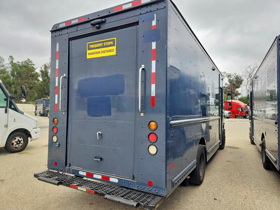 2021 Freightliner All other VIN 4UZAC2EA9MCML0764 COPART salvage auction — NORMAL WEAR, CA - CERTIFICATE OF TITLE, sold $26,500 on 2026-07-31 (photo 3)