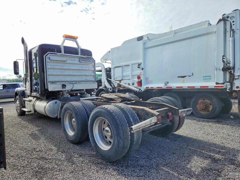 2015 Freightliner All other VIN 3AKJGND11FDGR4029 COPART salvage auction — MINOR DENT/SCRATCHES, CT, sold $6,700 on 2026-08-18 (photo 2)