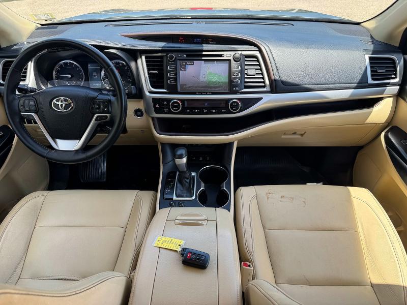 2017 Toyota Highlander VIN 5TDJZRFH0HS457900 COPART salvage auction — MINOR DENT/SCRATCHES, MA - CERTIFICATE OF TITLE (P), sold $13,700 on 2026-07-27 (photo 9)