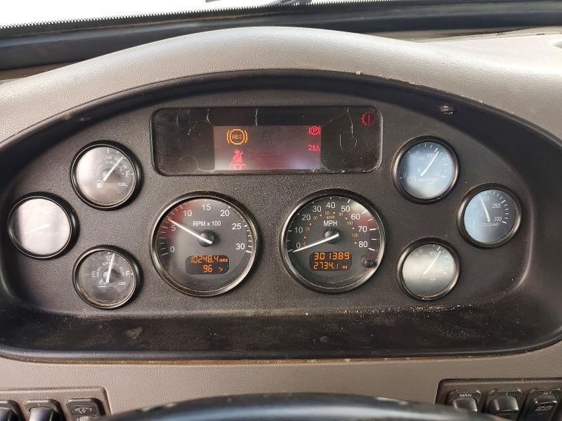2015 Peterbilt All other VIN 2NP3LJ9X1FM280090 COPART salvage auction — MINOR DENT/SCRATCHES, FL - CERTIFICATE OF TITLE, sold $17,700 on 2026-07-28 (photo 9)
