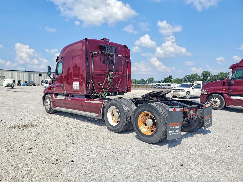 2016 Freightliner All other VIN 3AKJGLDV0GSGU6011 COPART salvage auction — MINOR DENT/SCRATCHES, CT, sold $750 on 2026-08-18 (photo 2)
