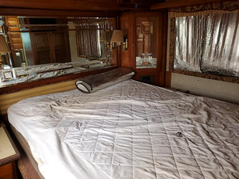 1994 Roadmaster rail All other VIN 1RF120610R1011028 COPART salvage auction — NORMAL WEAR, MN - CERTIFICATE OF TITLE, sold $650 on 2026-07-28 (photo 9)