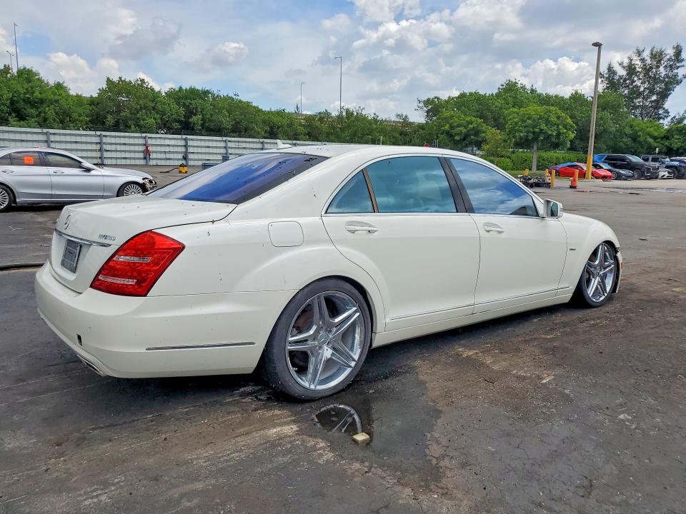 2010 Mercedes-benz S class VIN WDDNG9FB3AA302186 COPART salvage auction — MECHANICAL, FL - CERTIFICATE OF TITLE, sold $275 on 2026-08-04 (photo 3)