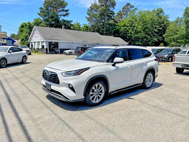 2021 Toyota Highlander VIN 5TDYARAH5MS006372 COPART salvage auction — MINOR DENT/SCRATCHES, Tx - Certificate Of Title (P), sold $18,500 on 2026-07-31 (photo 2)