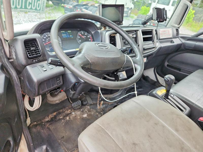 2016 Hino All other VIN 5PVNE8JT5G4S56829 COPART salvage auction — MINOR DENT/SCRATCHES, PA - CERT OF TITLE, sold $4,600 on 2026-07-30 (photo 8)