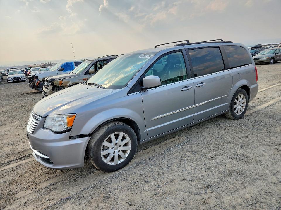 2015 Chrysler Minivan VIN 2C4RC1BG1FR636634 COPART salvage auction — NORMAL WEAR, CT, sold $625 on 2026-09-01 (photo 1)