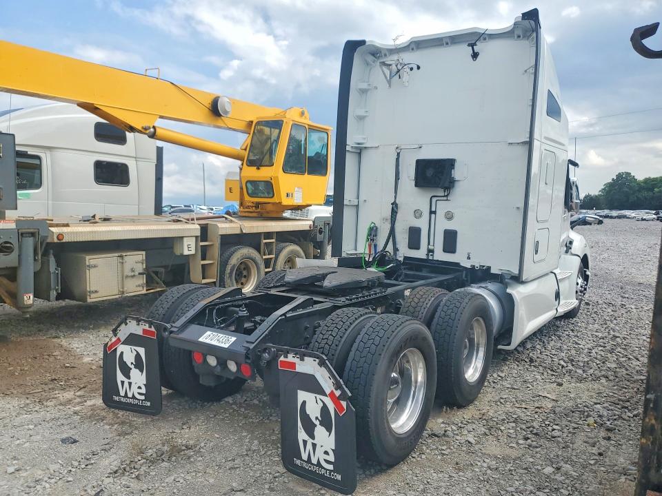 2021 Kenworth T680 VIN 1XKYDP9X5MJ459237 COPART salvage auction — MINOR DENT/SCRATCHES, TN - CERTIFICATE OF TITLE (P), sold $11,000 on 2026-07-28 (photo 3)