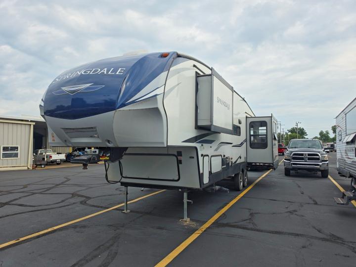 2021 Keystone Springdale VIN 4YDF25329M3105006 COPART salvage auction — MINOR DENT/SCRATCHES, RP, sold $8,200 on 2026-08-11 (photo 2)
