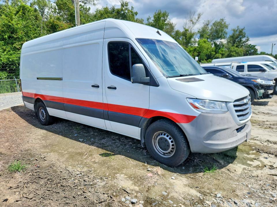 2021 Frht - freightliner Unknown VIN W2Y40CHY4MT069855 COPART salvage auction — REAR END, CT, sold $4,350 on 2026-07-27 (photo 4)