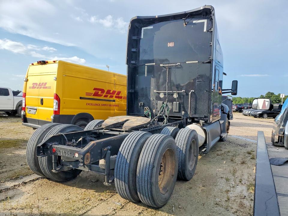 2018 Kenworth All other VIN 1XKYDP9X6JJ179998 COPART salvage auction — MINOR DENT/SCRATCHES, CT, sold $10,600 on 2026-07-28 (photo 3)