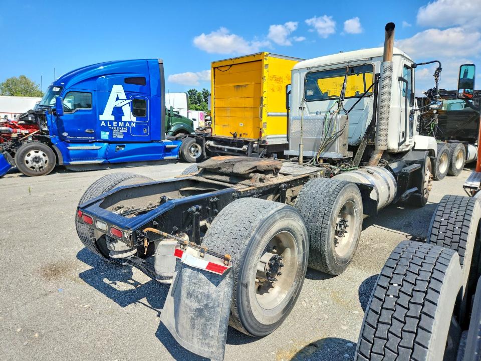 2022 Mack All other VIN 1M1AN3GY7NM028283 COPART salvage auction — SIDE, CT, sold $7,700 on 2026-07-21 (photo 3)