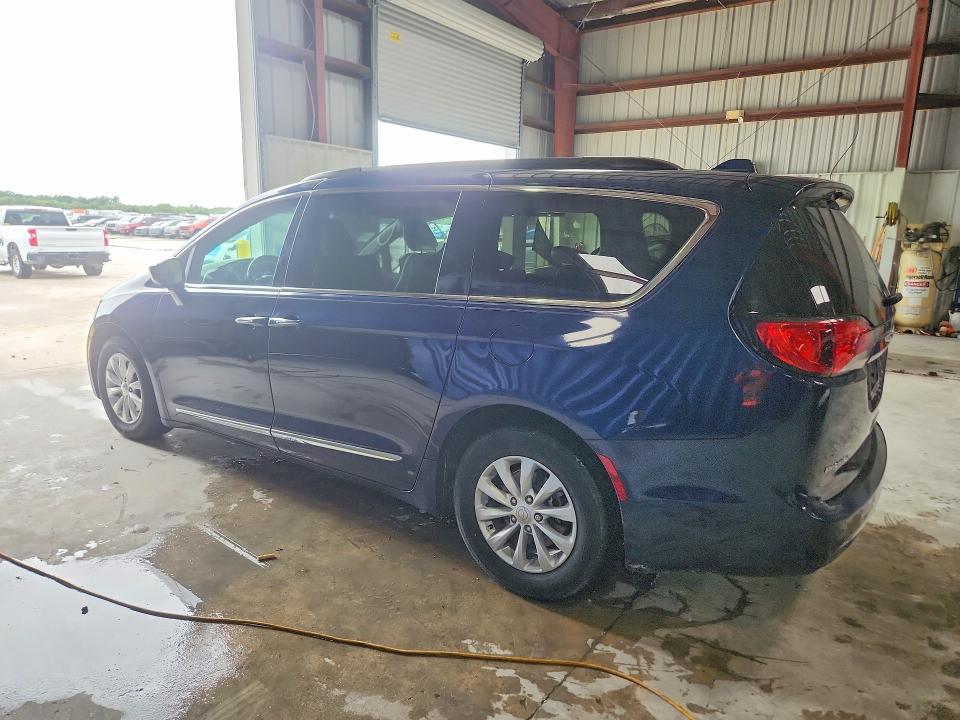2017 Chrysler Pacifica VIN 2C4RC1BG9HR730392 COPART salvage auction — NORMAL WEAR, NJ - CERTIFICATE OF TITLE, sold $2,850 on 2026-09-02 (photo 2)