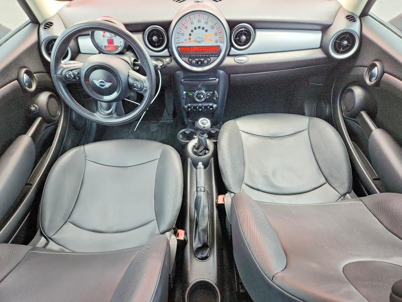 2013 Mini Cooper VIN WMWSU3C5XDT370606 COPART salvage auction — NORMAL WEAR, Tx - Certificate Of Title, sold $275 on 2026-08-03 (photo 8)