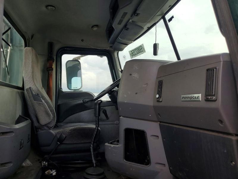 2015 Mack All other VIN 1M1AW01X7FM006927 COPART salvage auction — MINOR DENT/SCRATCHES, IN - CERTIFICATE OF TITLE, sold $2,550 on 2026-07-31 (photo 5)