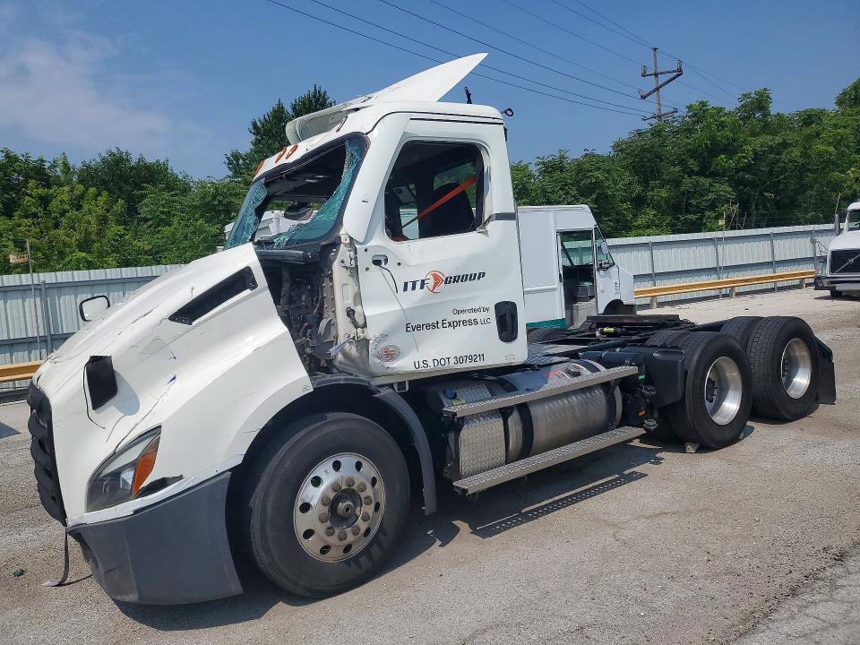 2025 Freightliner All other VIN 3AKJHTDV0SDVL0279 COPART salvage auction — ALL OVER, AZ - CERT OF TITLE - SALVAGE, sold $11,300 on 2026-07-27 (photo 1)
